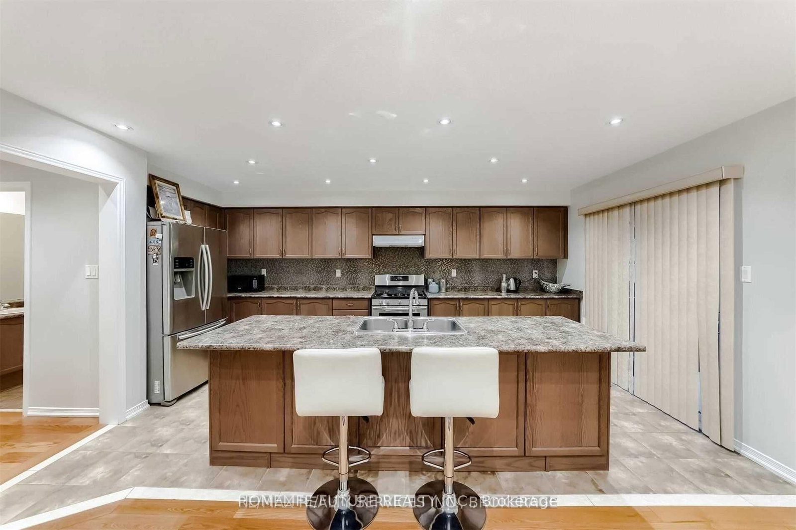 24 Oklahoma Drive • Brampton, ON photo 8