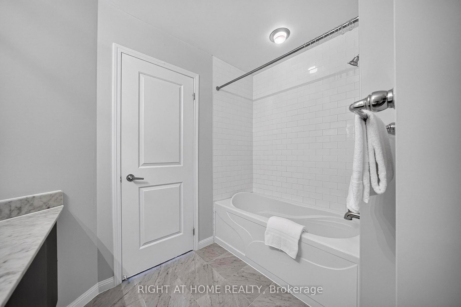15 Windermere Avenue • #2201 • Toronto, ON photo 16