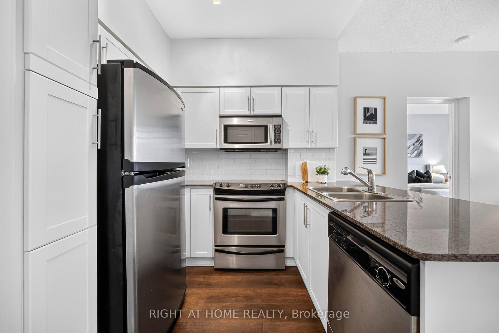 15 Windermere Avenue • #2201 • Toronto, ON photo 8