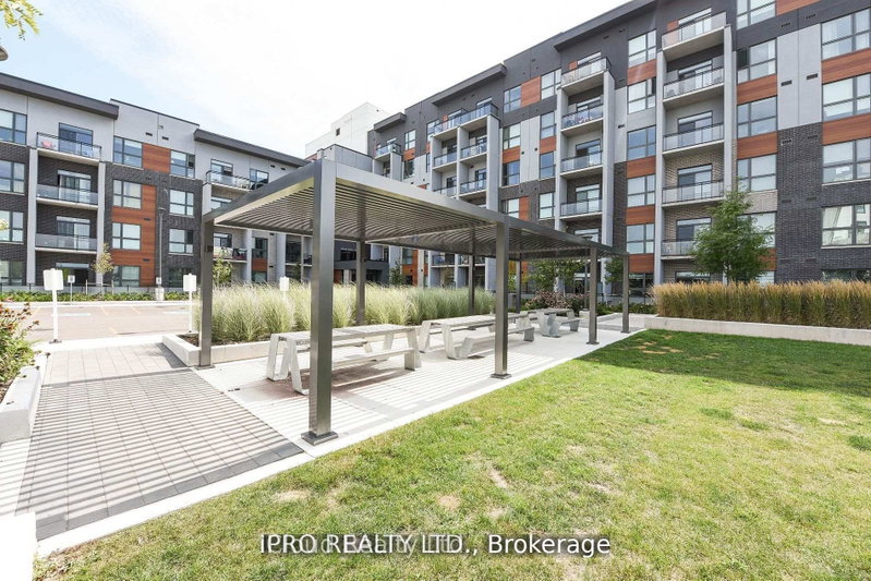 004 - 95 Dundas St W Street