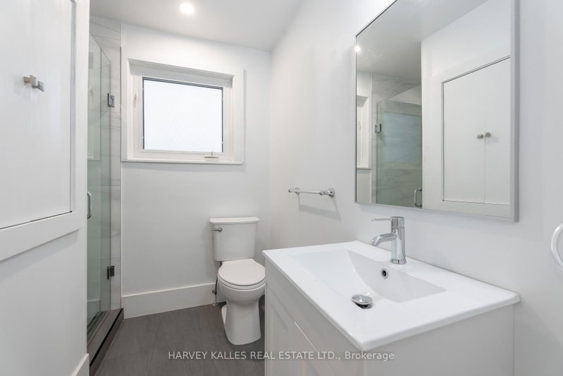 210 Christie St photo 5