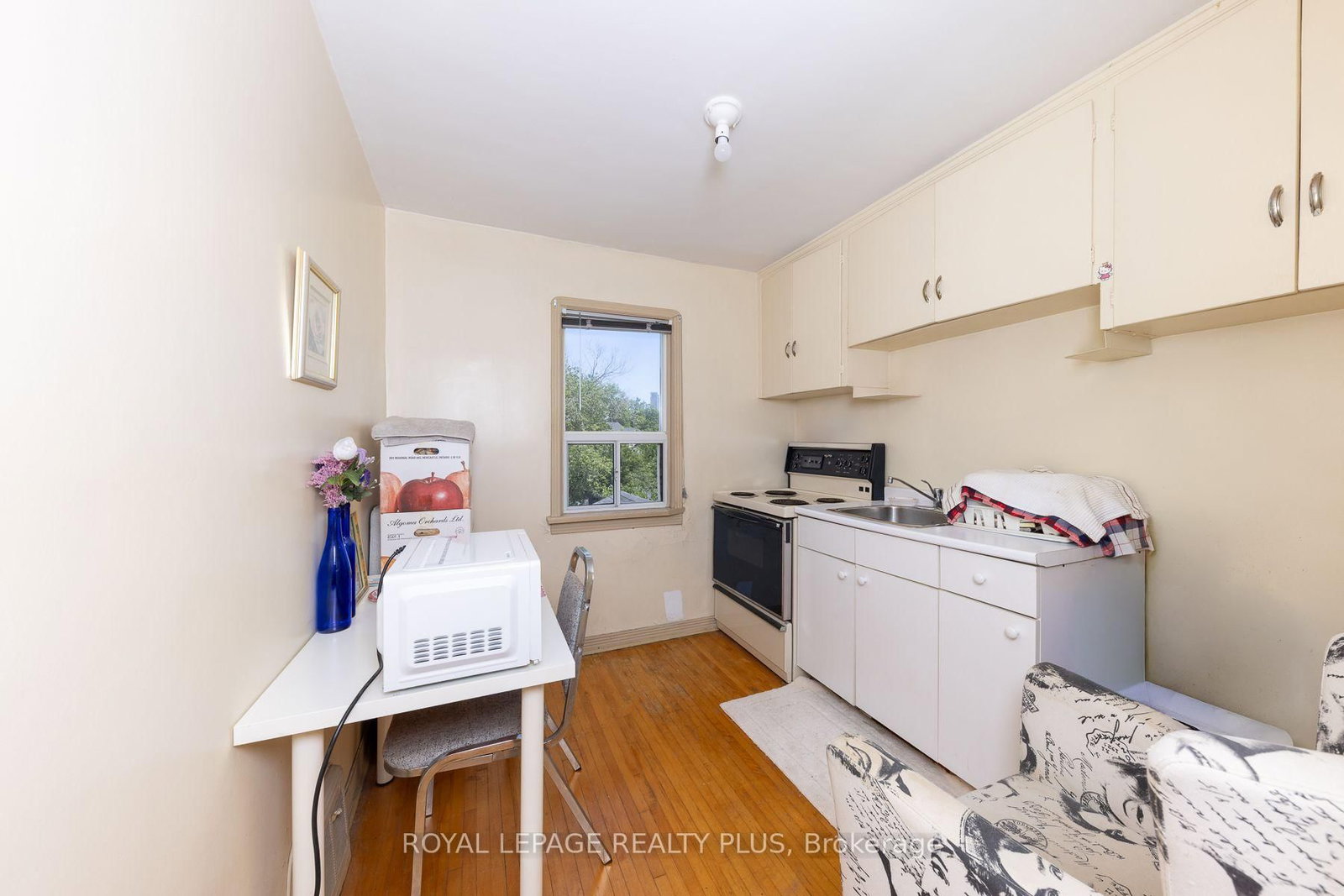 33 Dayton Avenue • Toronto, ON photo 19