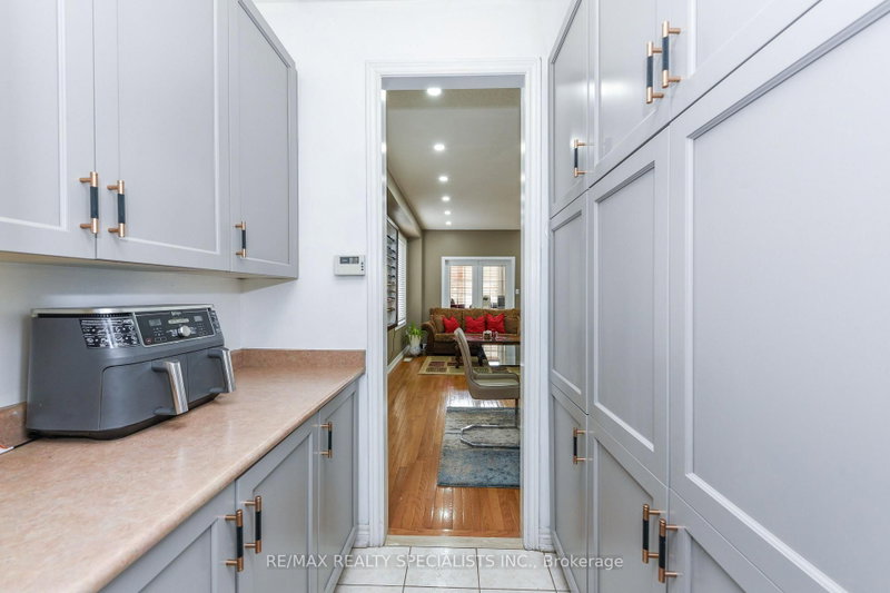 41 Madronna Brampton,ON L7A 2V9 — Photo 11