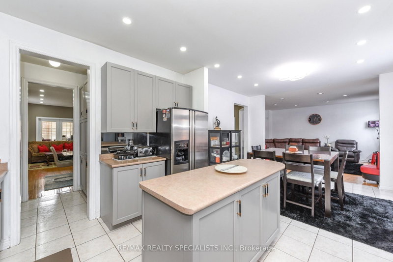 41 Madronna Brampton,ON L7A 2V9 — Photo 15