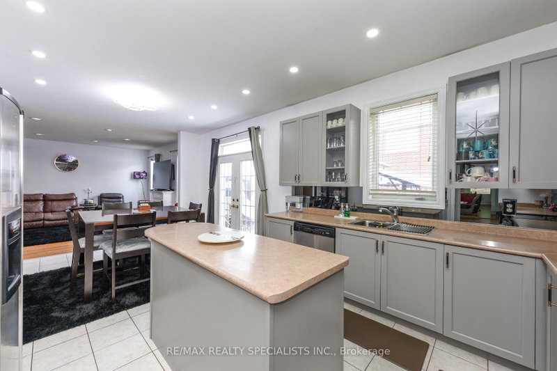 41 Madronna Brampton,ON L7A 2V9 — Photo 16