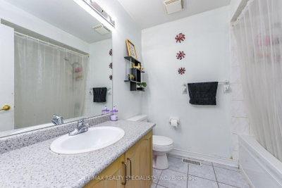 41 Madronna Brampton,ON L7A 2V9 — Photo 37