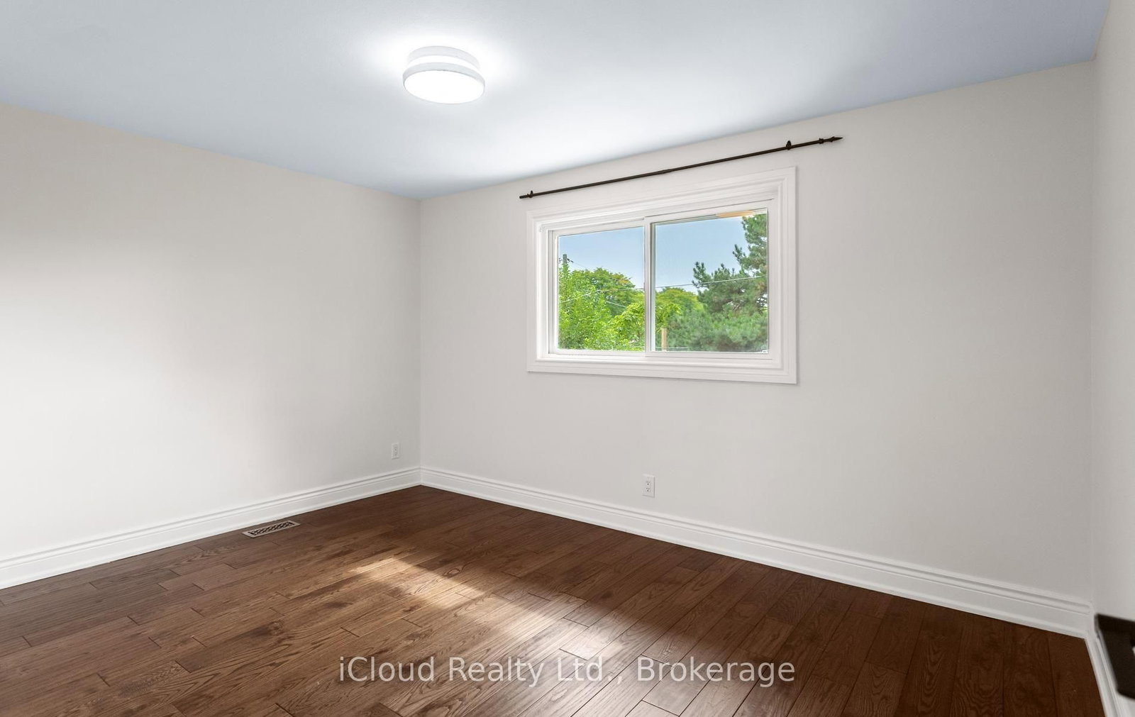 588 Walkers Line • Burlington, ON photo 45