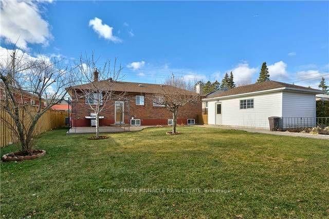 Bsmt - 205 Southview Crescent W