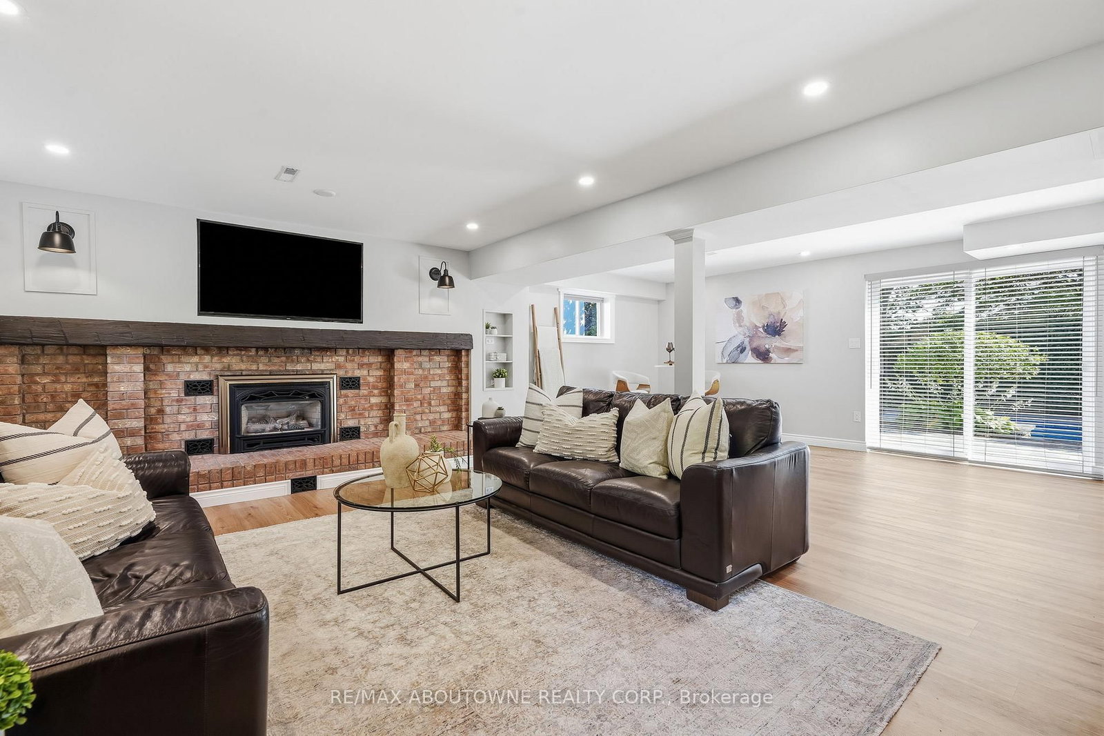 1281 Lakeview Drive • Oakville, ON photo 18
