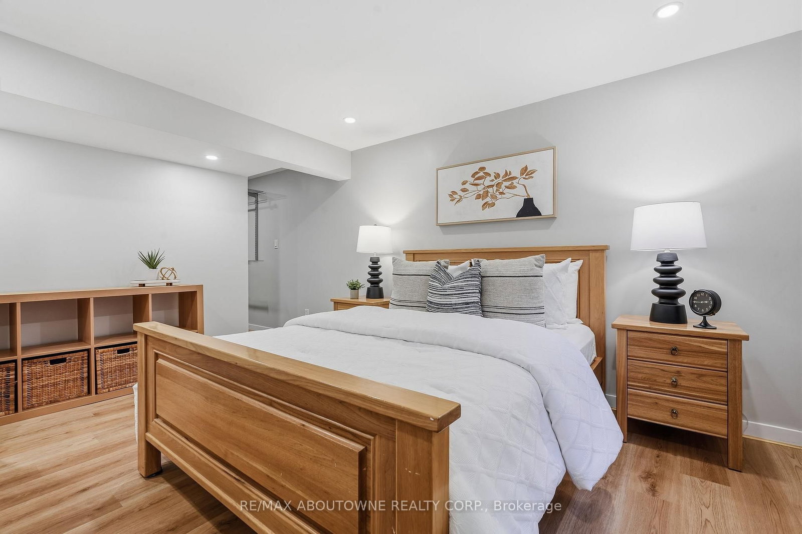 1281 Lakeview Drive • Oakville, ON photo 23