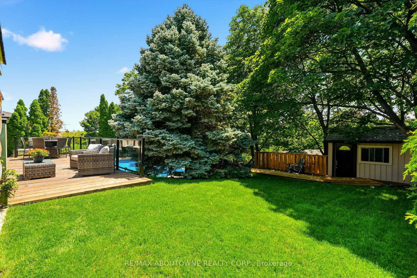 1281 Lakeview Drive • Oakville, ON photo 32