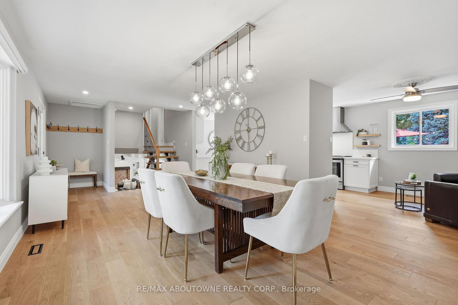 1281 Lakeview Drive • Oakville, ON photo 4
