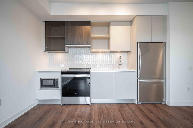 437 - 395 Dundas Street