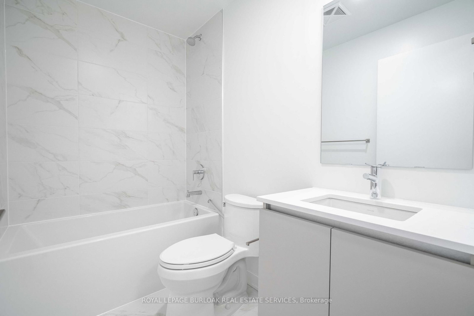 395 Dundas Oakville,ON L6M 5R8 — Photo 11