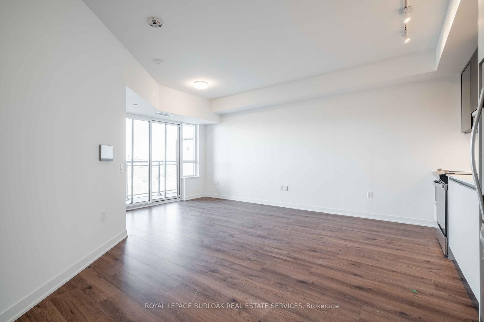 395 Dundas Oakville,ON L6M 5R8 — Photo 4