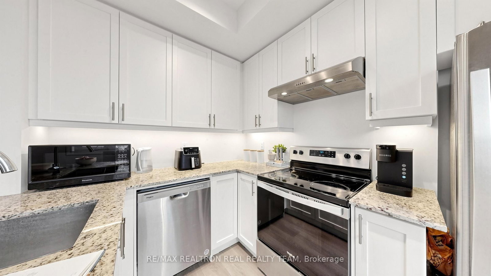 349 Wheat Boom Drive • #333 • Oakville, ON photo 17