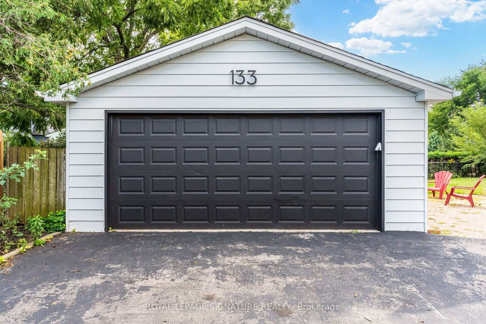 133 Inglewood Drive • Oakville, ON photo 3