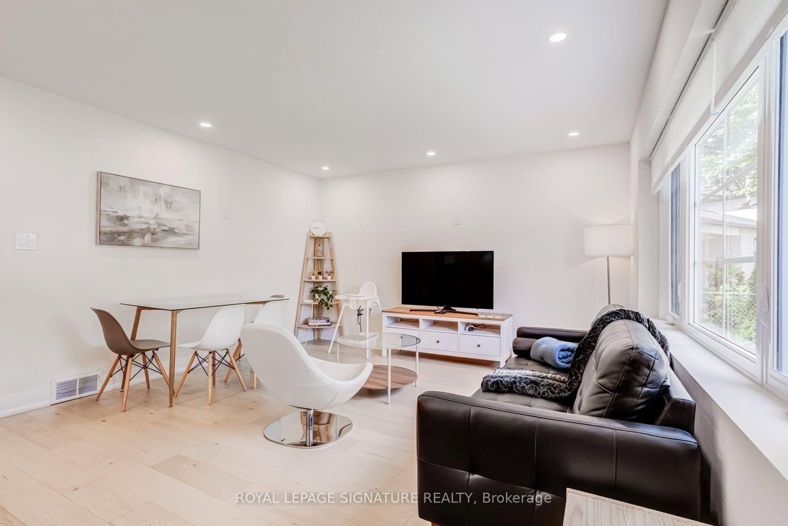 133 Inglewood Drive • Oakville, ON photo 8