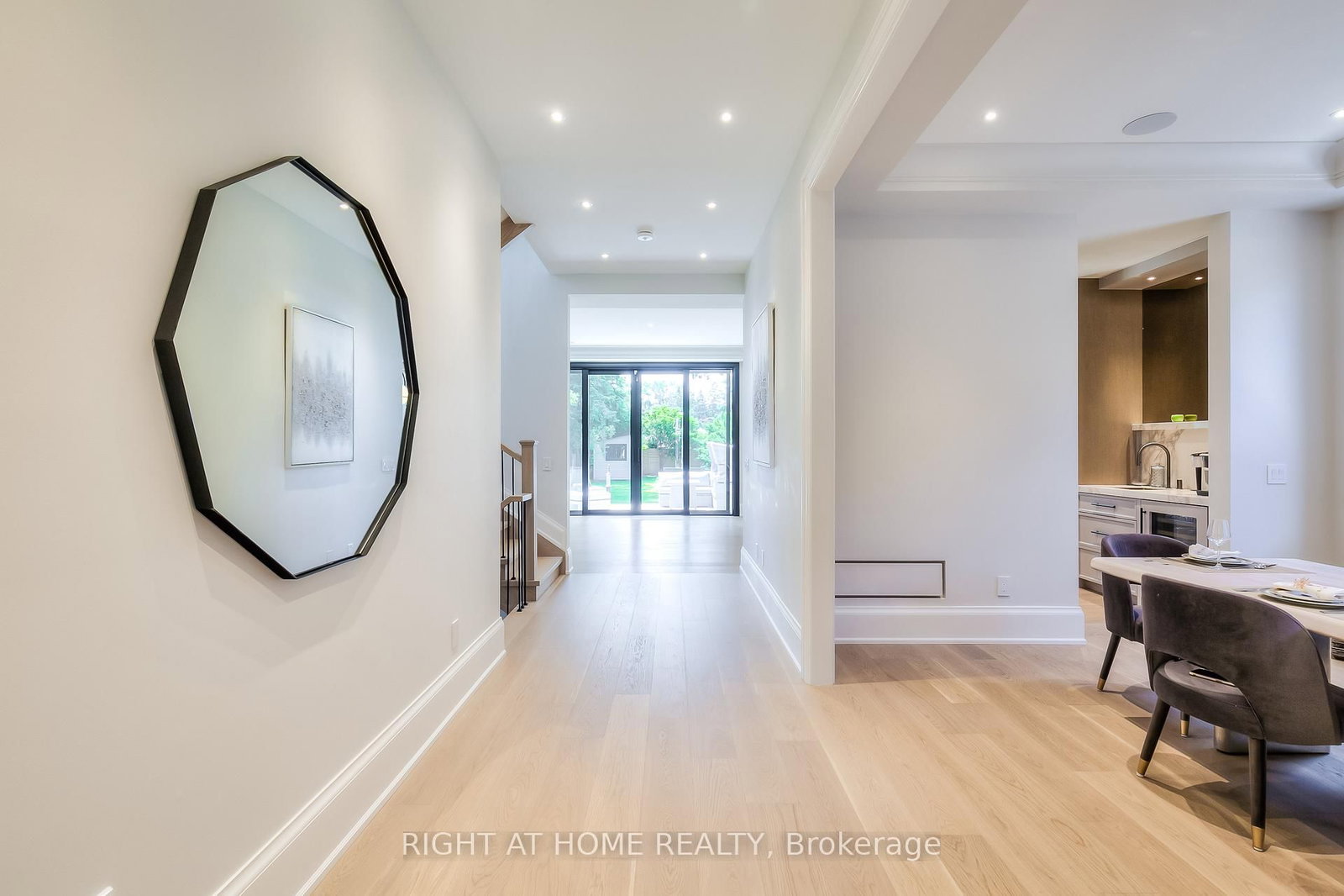 124 Shaver Avenue N • Toronto, ON photo 13