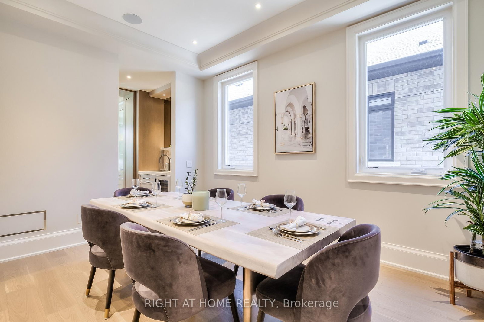 124 Shaver Avenue N • Toronto, ON photo 16