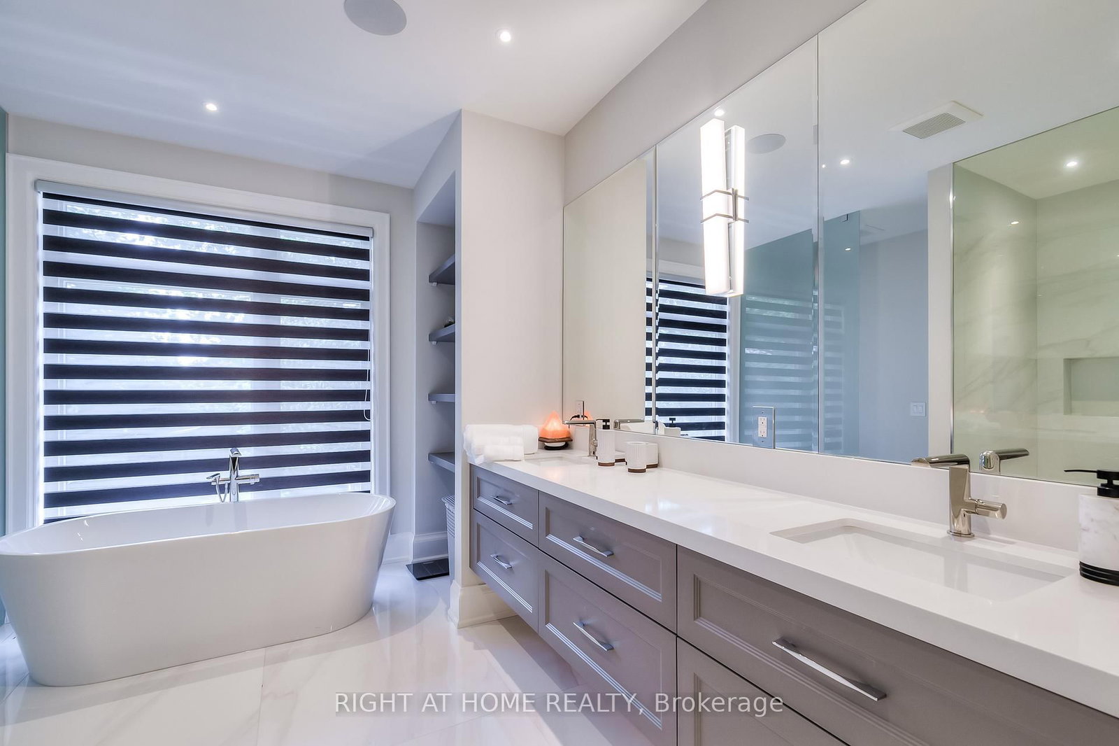 124 Shaver Avenue N • Toronto, ON photo 23