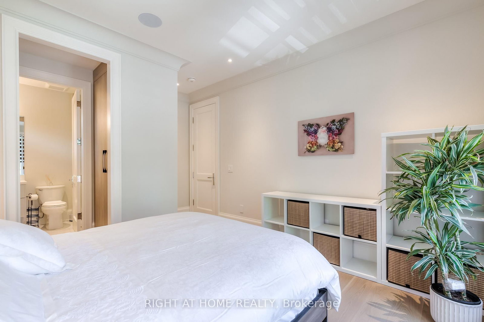 124 Shaver Avenue N • Toronto, ON photo 28