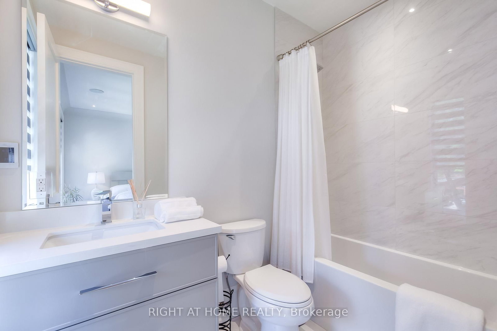 124 Shaver Avenue N • Toronto, ON photo 29