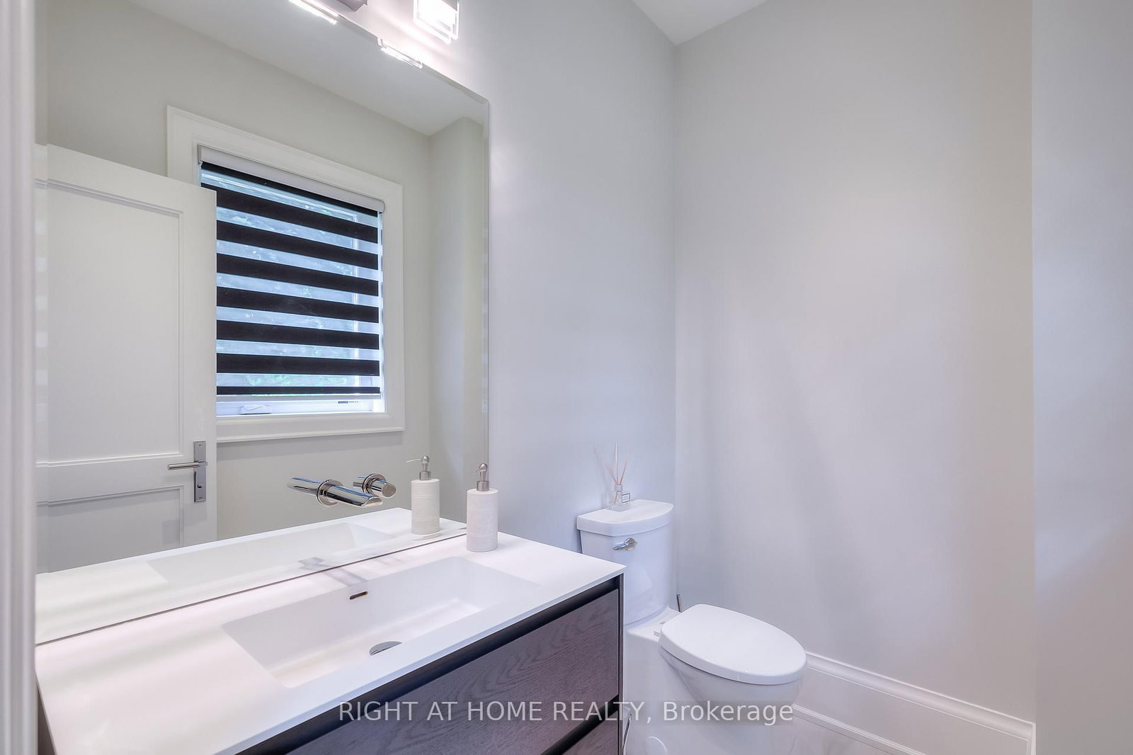 124 Shaver Avenue N • Toronto, ON photo 31
