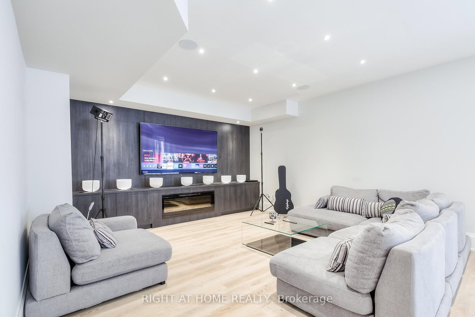 124 Shaver Avenue N • Toronto, ON photo 37