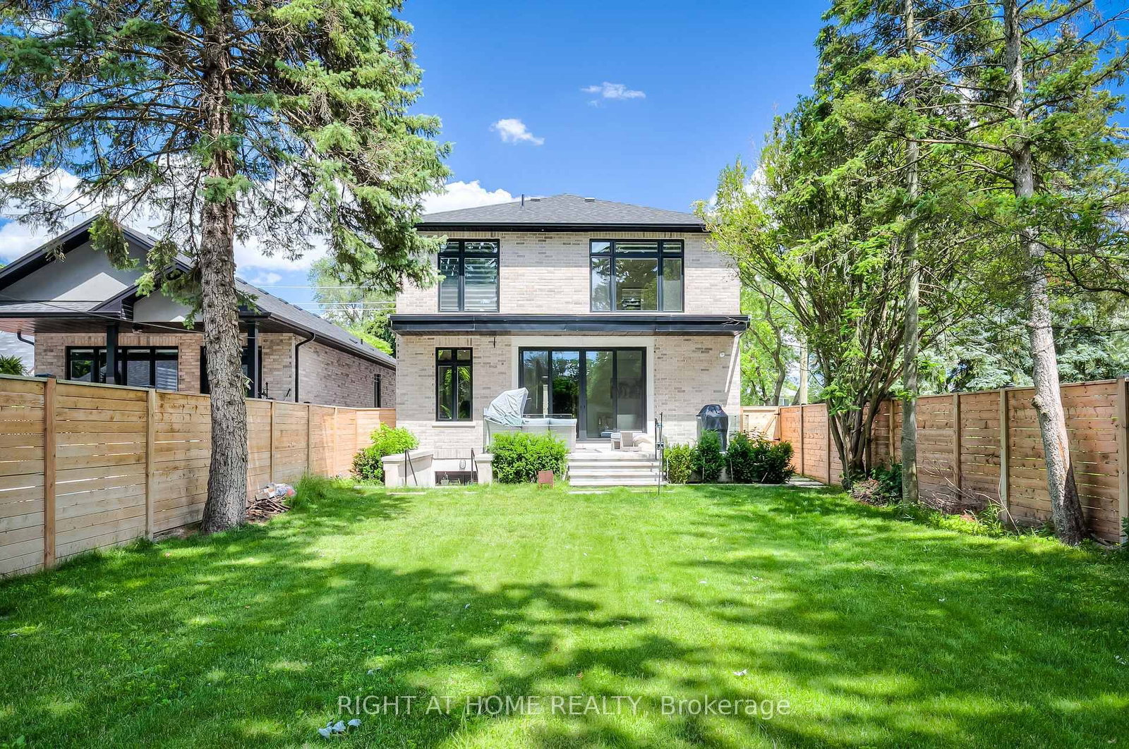 124 Shaver Avenue N • Toronto, ON photo 40
