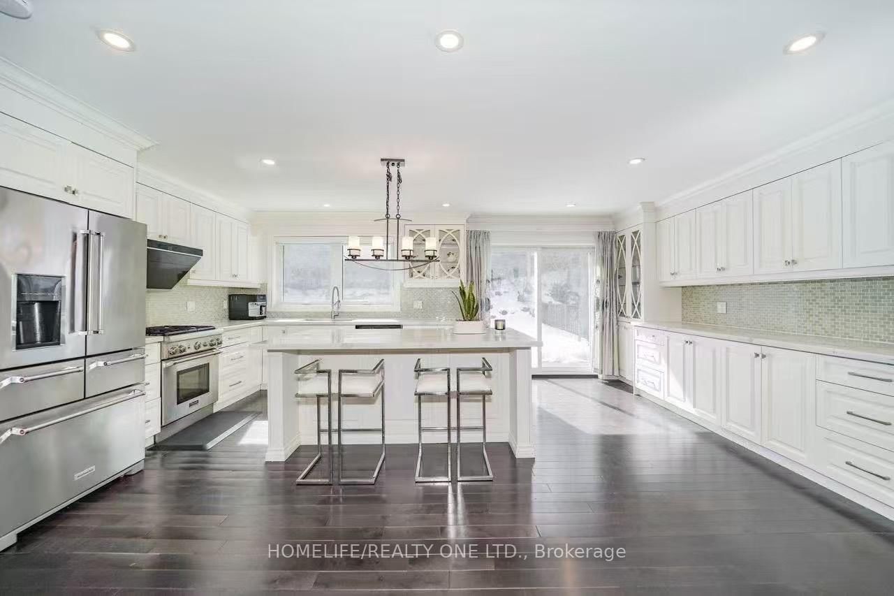 31 Bearwood Drive • Toronto, ON photo 12