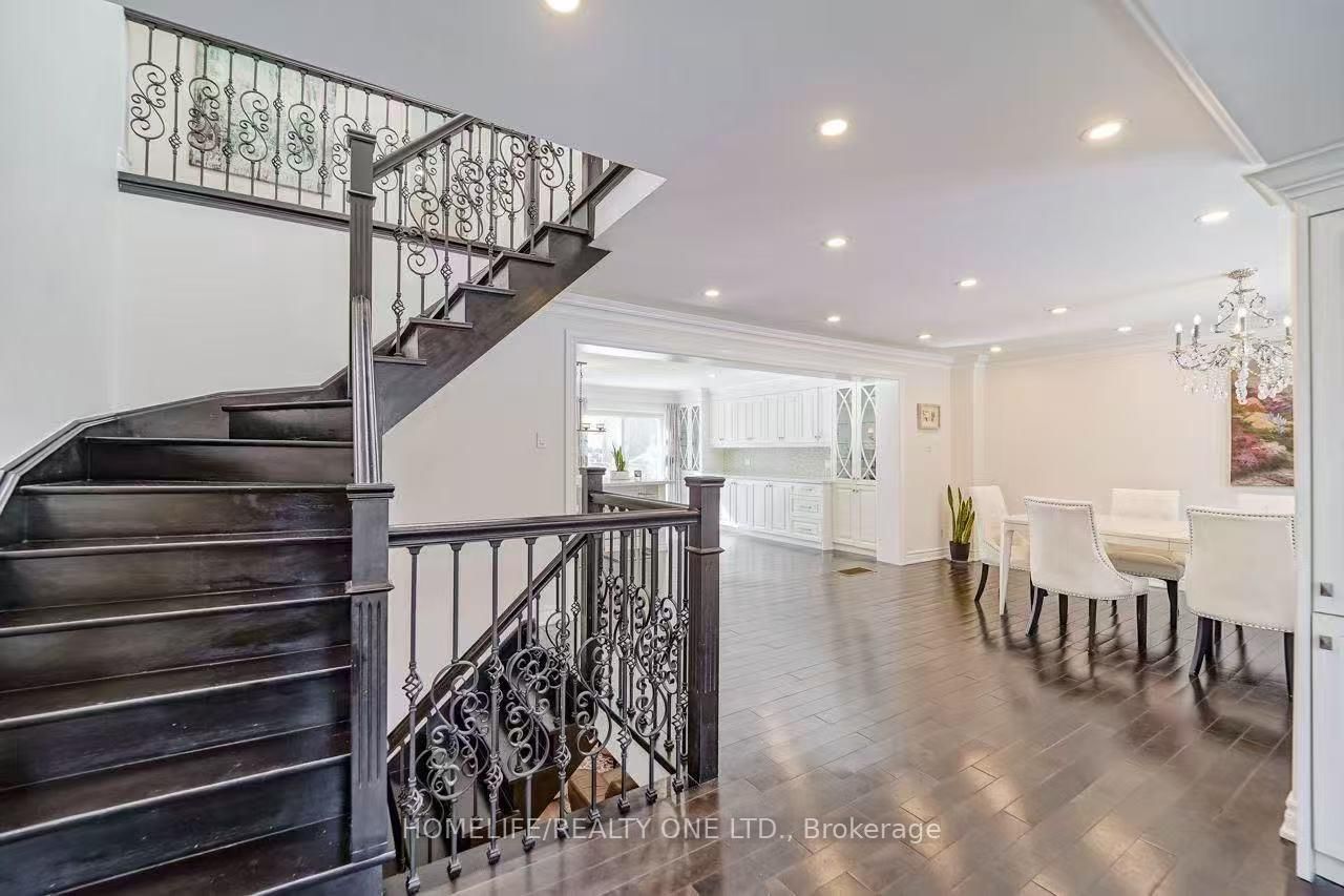 31 Bearwood Drive • Toronto, ON photo 16