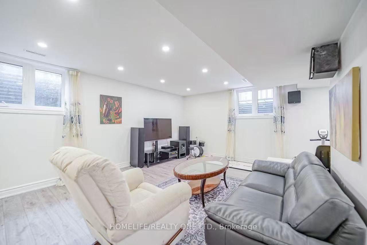 31 Bearwood Drive • Toronto, ON photo 30