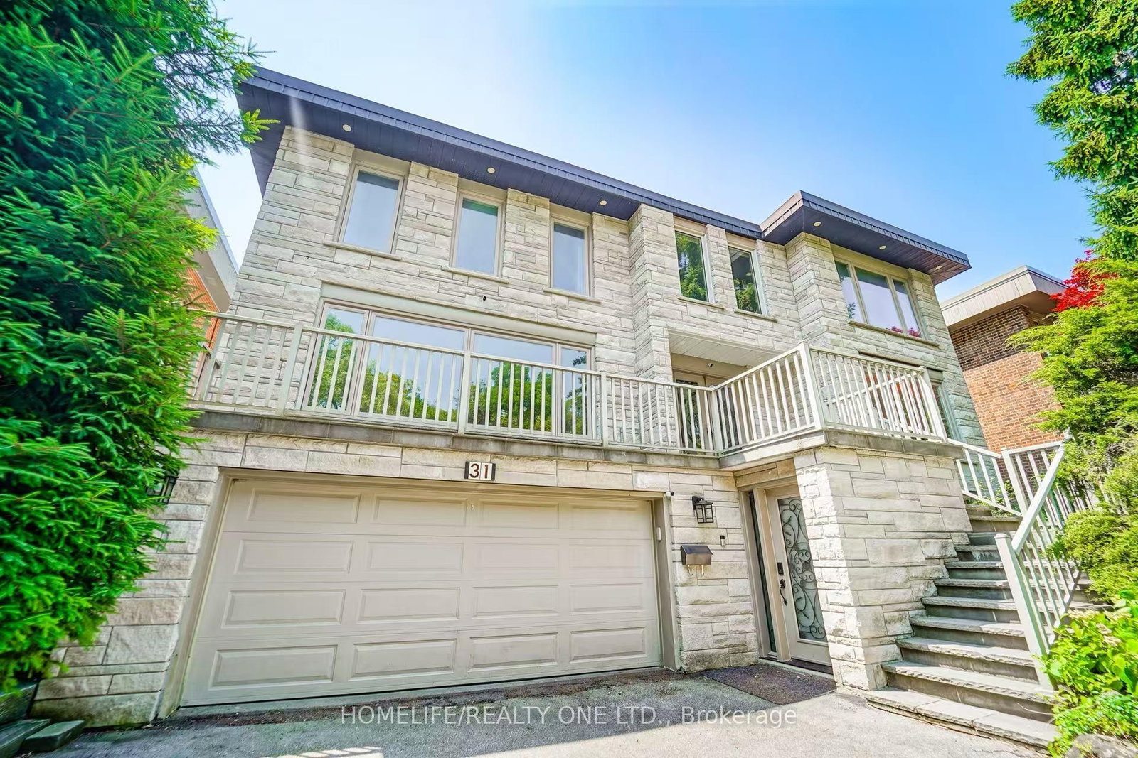 31 Bearwood Drive • Toronto, ON photo 4