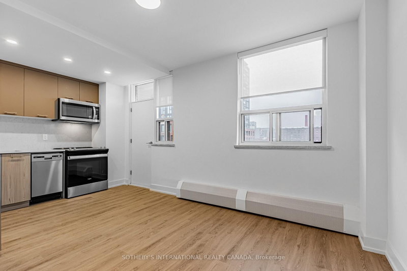 N1016 - 135 Tyndall Avenue