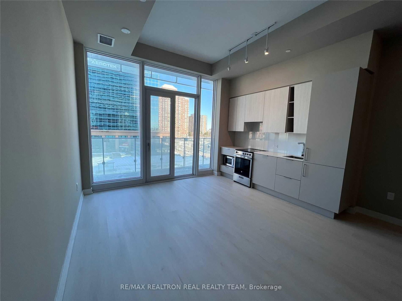 3900 Confederation Parkway • #316 • Mississauga, ON photo 10