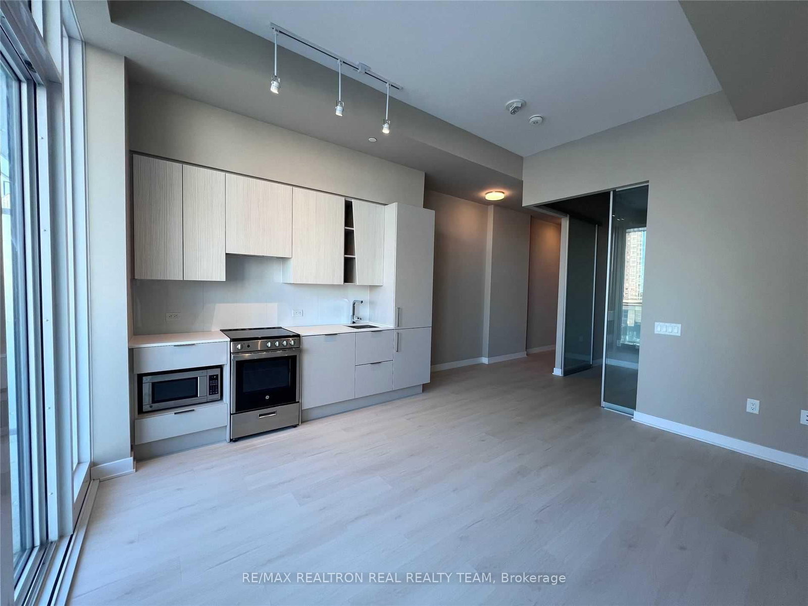 3900 Confederation Parkway • #316 • Mississauga, ON photo 6