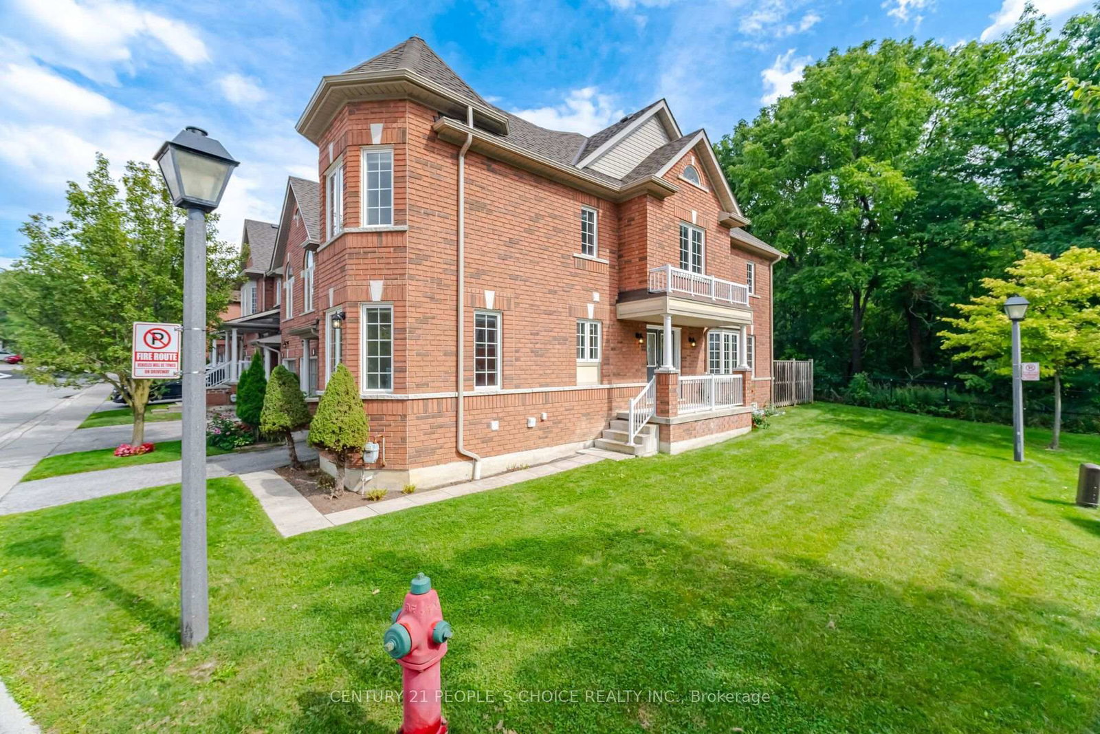 7360 Zinnia Place • #124 • Mississauga, ON photo 2