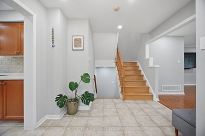 7360 Zinnia Place • #124 • Mississauga, ON photo 6