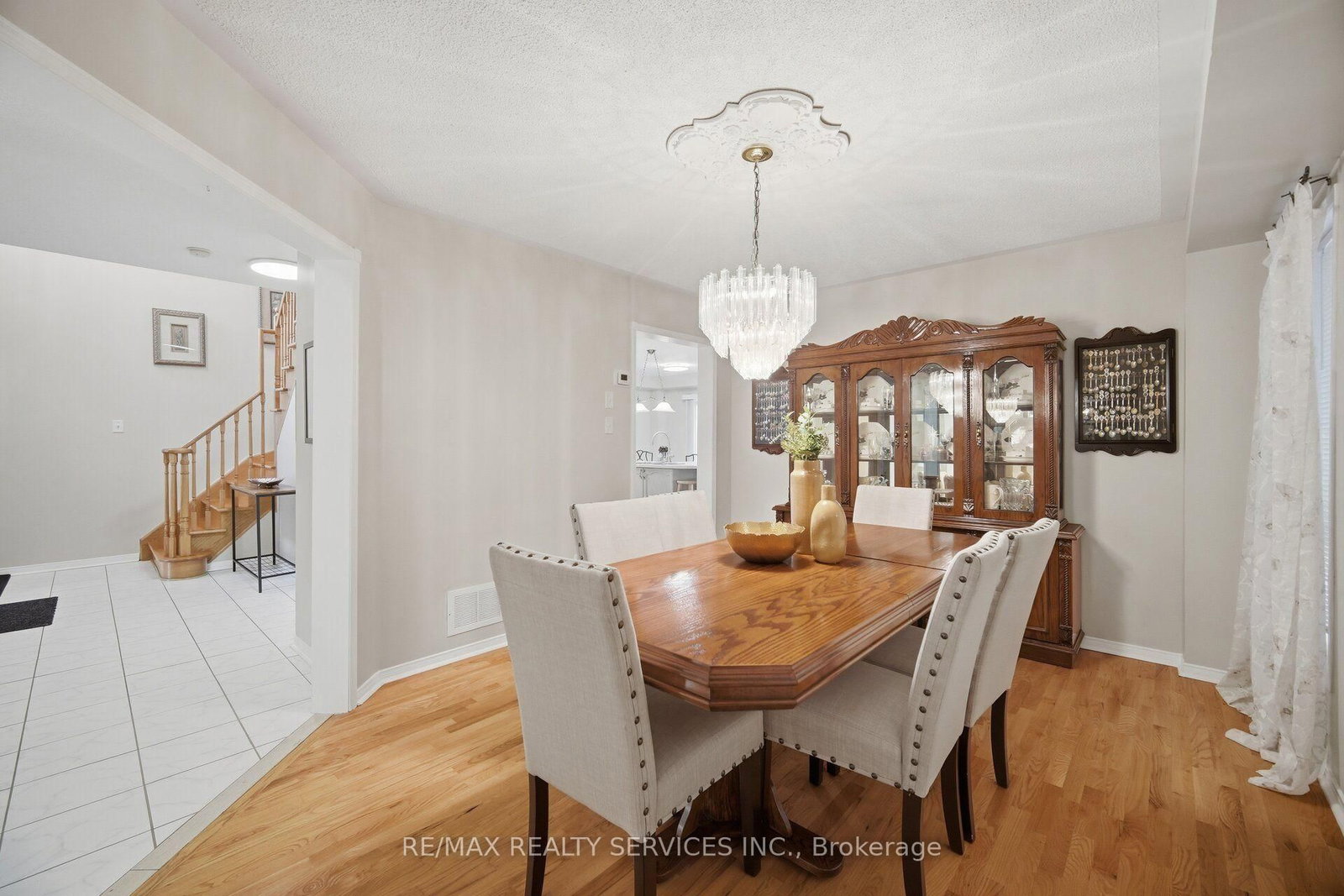 39 LEGEND Lane • Brampton, ON photo 10
