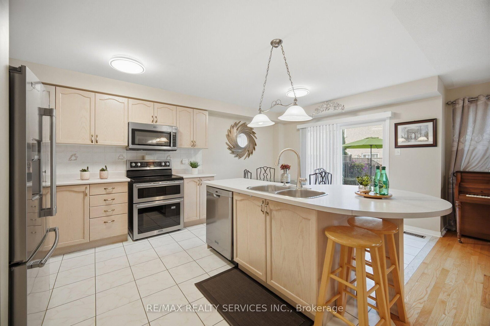39 LEGEND Lane • Brampton, ON photo 11