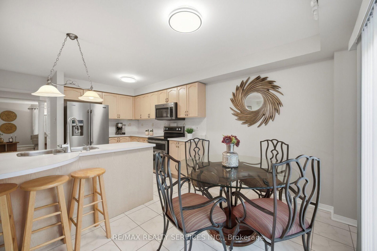 39 LEGEND Lane • Brampton, ON photo 15