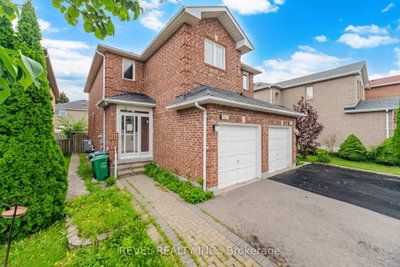 5633 Cortina Crescent • Mississauga, ON photo 2