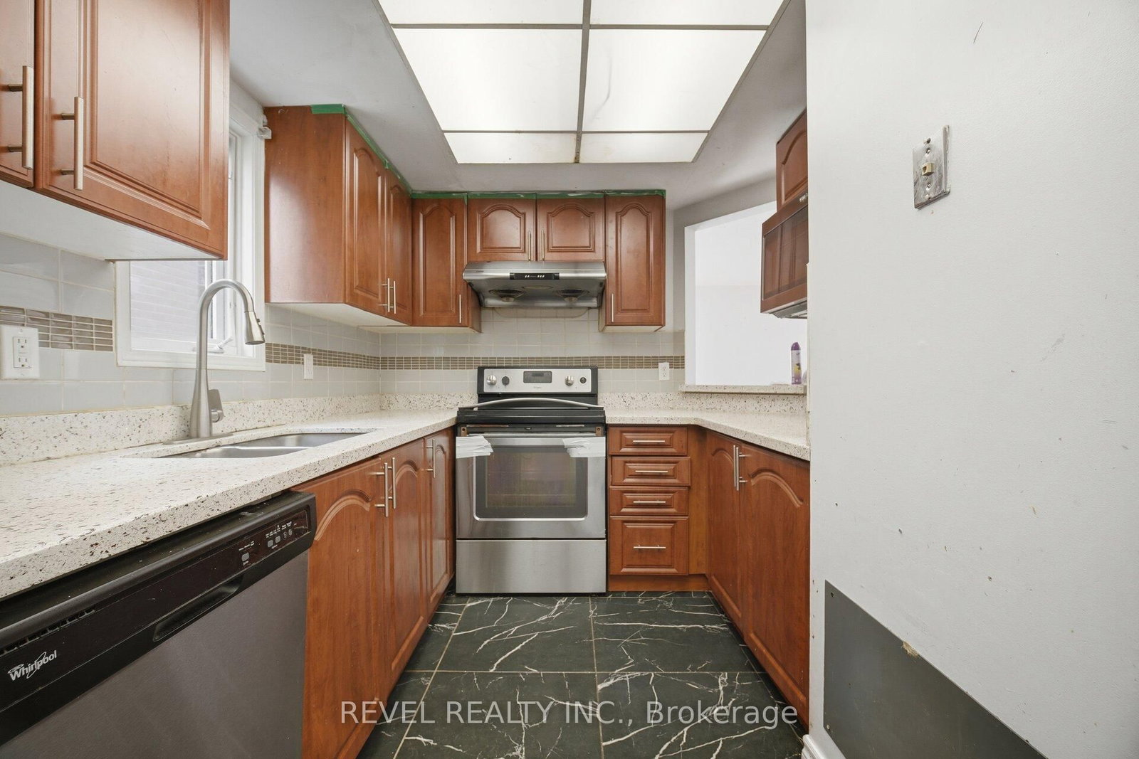 5633 Cortina Crescent • Mississauga, ON photo 9