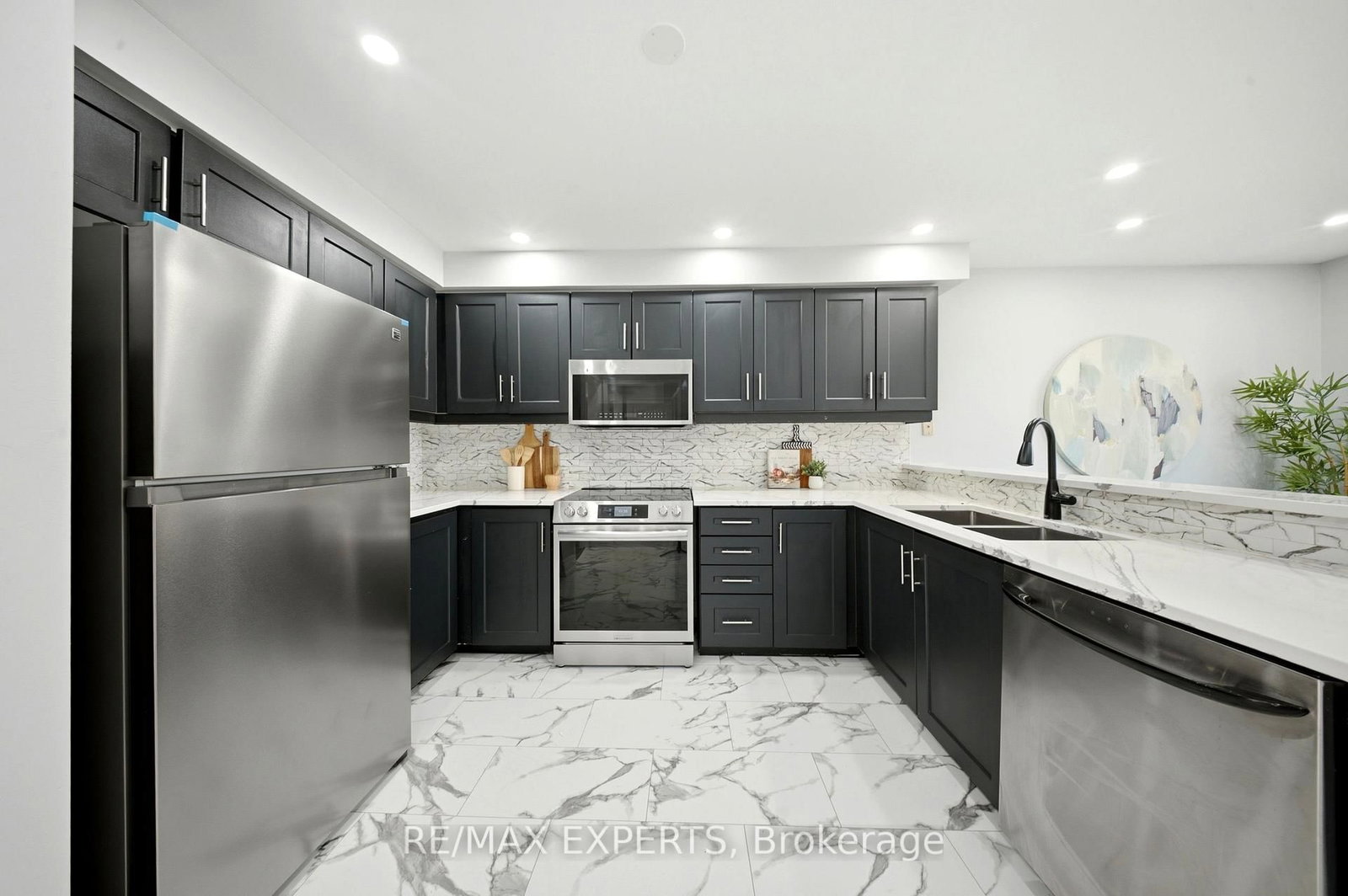 5910 Greensboro Drive • #113 • Mississauga, ON photo 8