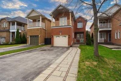 2296 Owlridge Drive • Oakville, ON photo 2