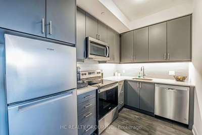 3220 William Coltson Ave Avenue E • #302 • Oakville, ON photo 9