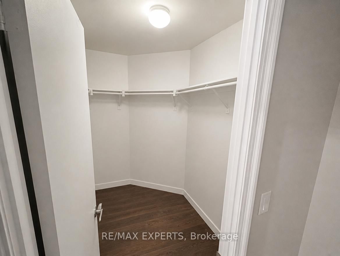 1359 Rathburn Road • #209 • Mississauga, ON photo 6