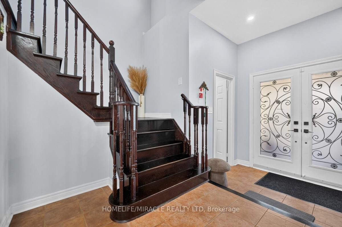 21 Chalkfarm Crescent • Brampton, ON photo 11
