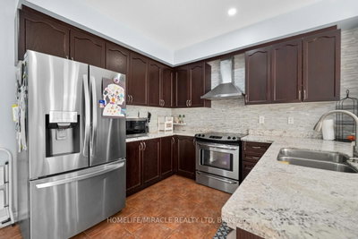 21 Chalkfarm Crescent • Brampton, ON photo 6